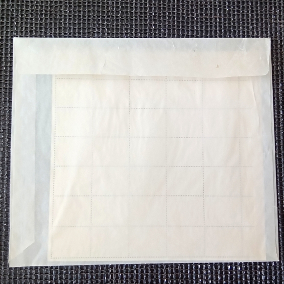 Young Elvis 1992 Commemorative US Postage Stamps - Picture 7 of 8